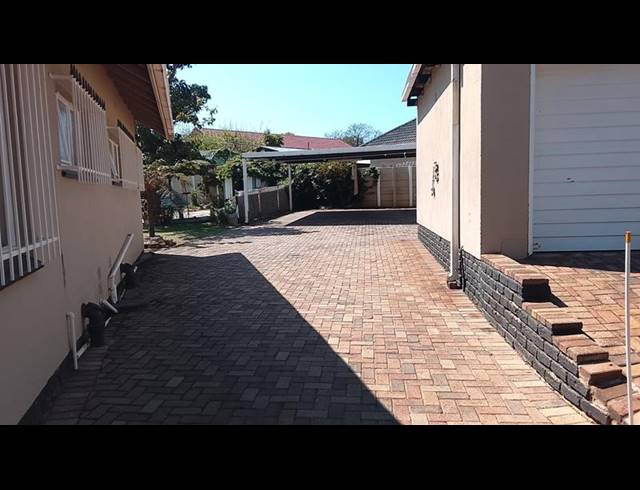 3 BEDROOM HOUSE FOR SALE IN GREENHILLS